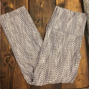 Lululemon high rise Wonder Under crop